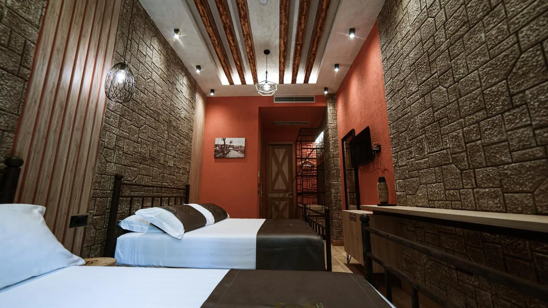 Hotel Taverna Devolli Kucove 5*,