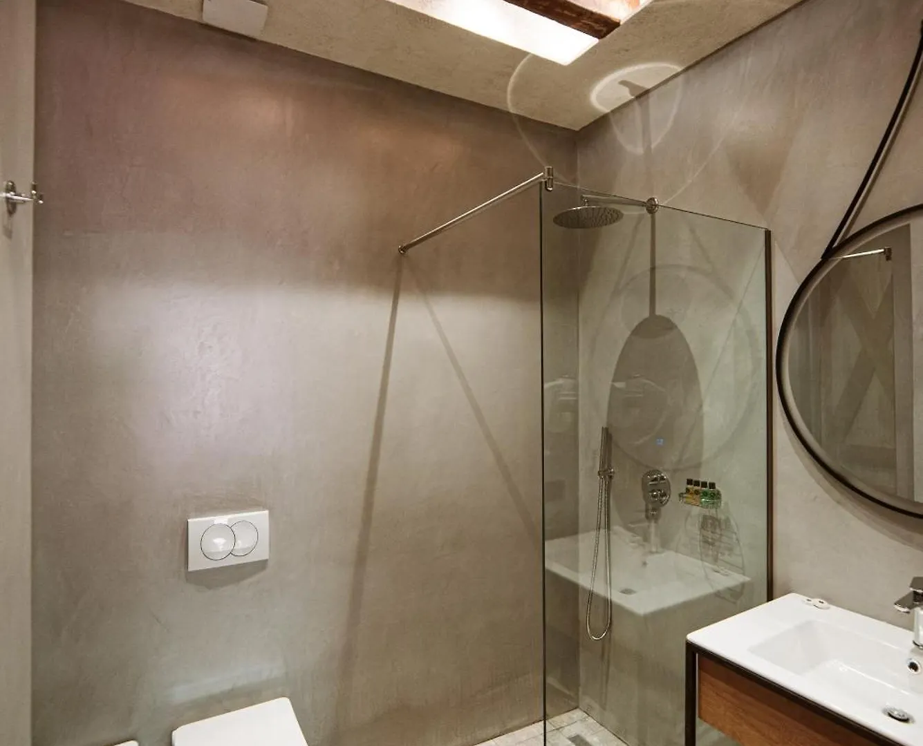 Hotel Taverna Devolli Kucove 5*,